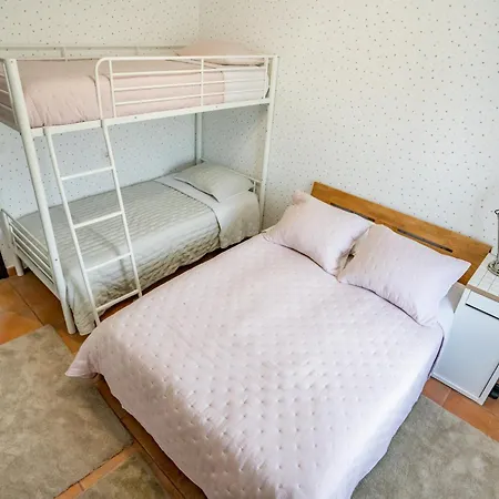 Casa Julio - Complete Coastal Retreat - Entire - 3 Min Walk From The Ocean - Shared Entrance With Host ゲストハウス Alcalá la Real