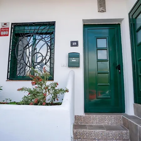 Casa Julio - Complete Coastal Retreat - Entire - 3 Min Walk From The Ocean - Shared Entrance With Host