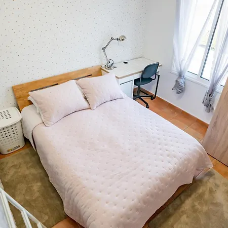Casa Julio - Complete Coastal Retreat - Entire - 3 Min Walk From The Ocean - Shared Entrance With Host * Alcalá la Real