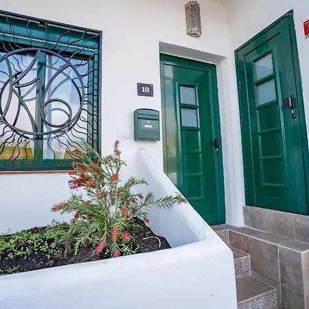 Casa Julio - Complete Coastal Retreat - Entire - 3 Min Walk From The Ocean - Shared Entrance With Host Alcalá la Real