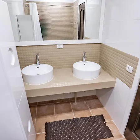 Casa Julio - Complete Coastal Retreat - Entire - 3 Min Walk From The Ocean - Shared Entrance With Host * Alcalá la Real
