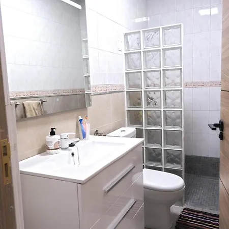 Casa Julio - Coastal Retreat - 3 Min From Guest house